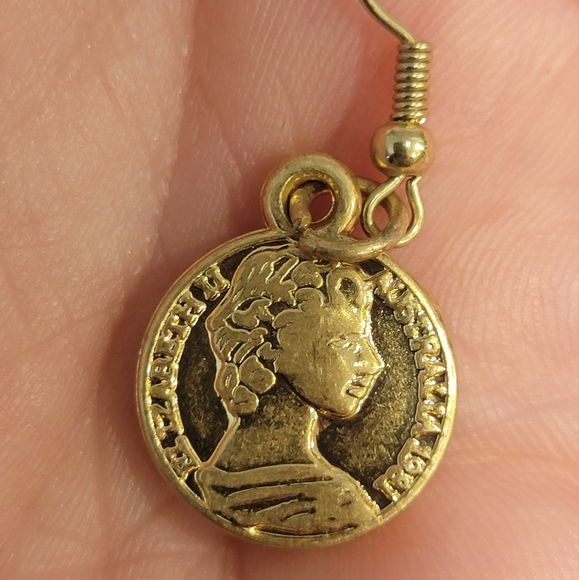 Handmade Lightweight Gold Tone Earrings Weathered Coin Earrings! - Picture 4 of 7